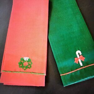 Set of 2 Vintage Embroidered Christmas Tea Towels Linen Polyester New Never Used